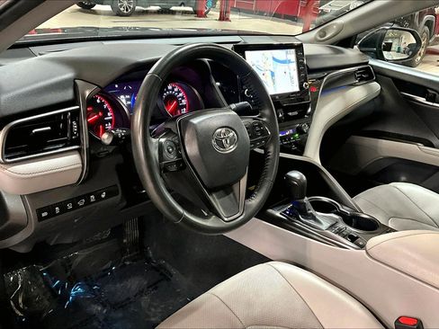 Used 2022 Toyota Camry XSE image 13