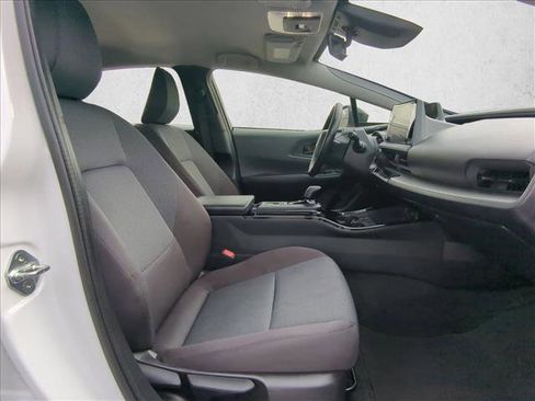 Used 2025 Toyota Prius LE image 24