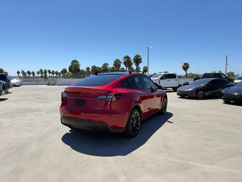 Used 2023 Tesla Model Y Long Range AWD/4WD image 3