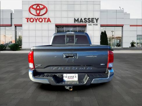 Used 2017 Toyota Tacoma SR5 image 28