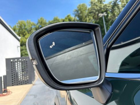 Used 2022 Nissan Pathfinder SL w/ SL Premium Package FWD image 12