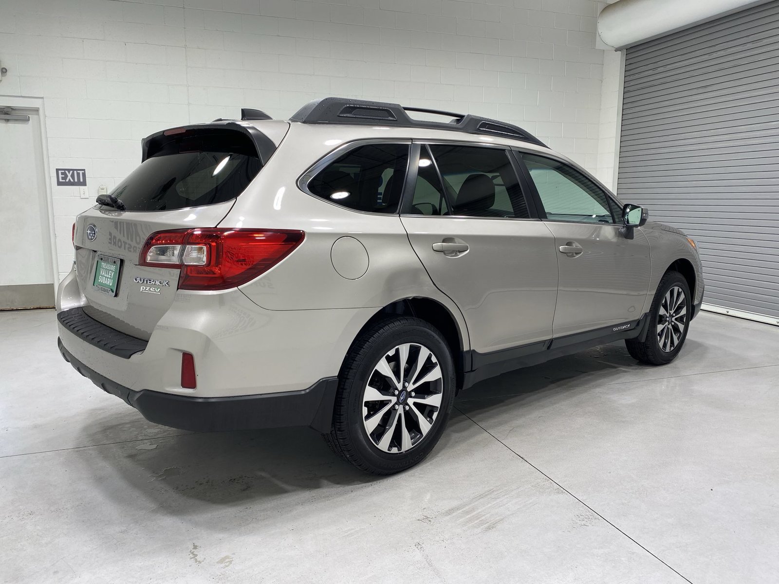 Used 2016 Subaru Outback 2.5i Limited w/ Popular Package #4 AWD/4WD image 8