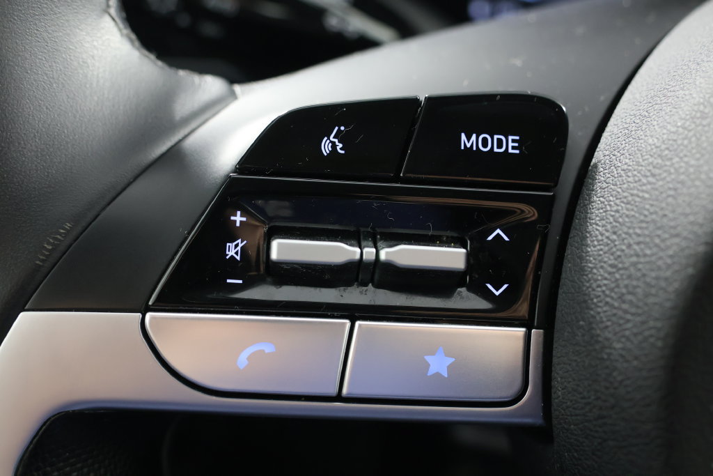 Used 2025 Hyundai Elantra SEL FWD image 11