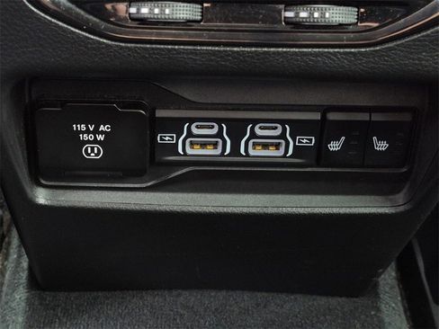 Used 2023 Jeep Grand Cherokee Limited w/ Black Appearance Package image 37