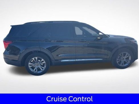 Used 2025 Ford Explorer Active w/ Active Comfort Package image 8