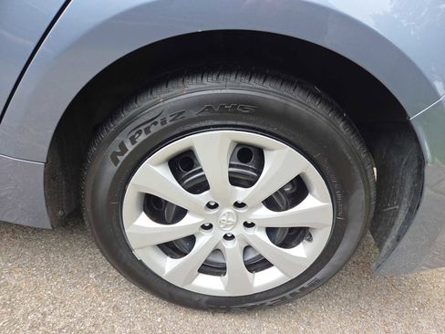Used 2024 Toyota Corolla LE FWD image 7