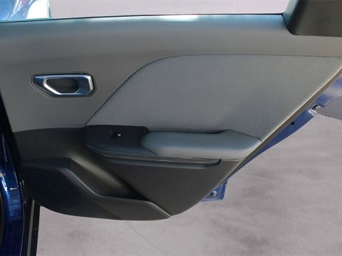 Used 2025 Kia K4 EX image 28