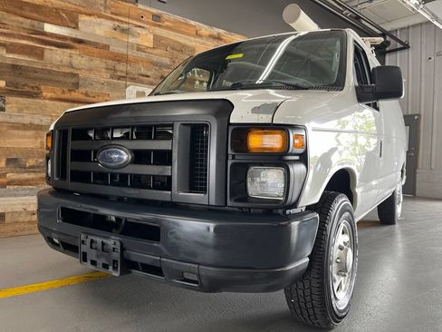 Used 2012 Ford E-250 and Econoline 250 w/ Commercial Cargo Van Pkg RWD image 11
