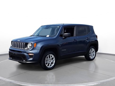 Used 2023 Jeep Renegade Latitude AWD/4WD image 4