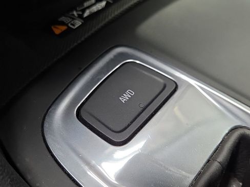 Used 2019 Chevrolet Equinox Premier image 24