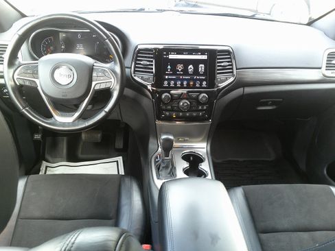 Used 2020 Jeep Grand Cherokee Laredo w/ Quick Order Package 2BN North image 19