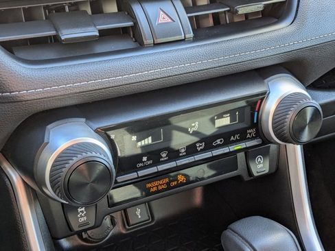 Certified 2020 Toyota RAV4 LE image 24