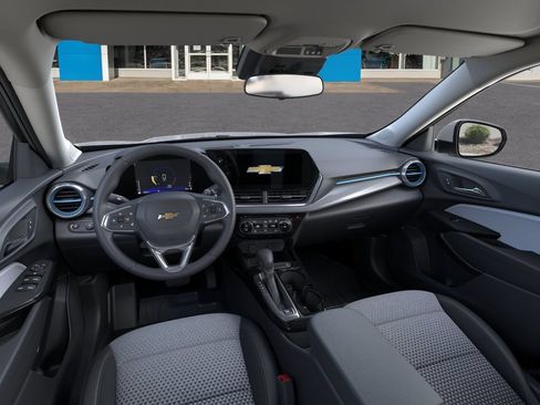 New 2026 Chevrolet Trax LT w/ LT Convenience Package FWD image 18