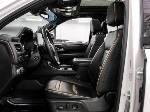 Used 2023 GMC Yukon AT4 w/ AT4 Premium Package AWD/4WD image 3