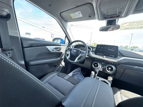 Used 2025 Chevrolet Blazer LT w/ Driver Confidence Package image 15