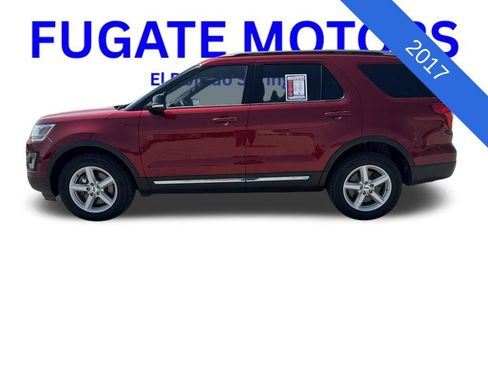 Used 2017 Ford Explorer XLT w/ Equipment Group 202A AWD/4WD image 2