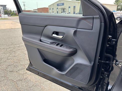 Used 2026 Nissan Kicks SR AWD/4WD image 18