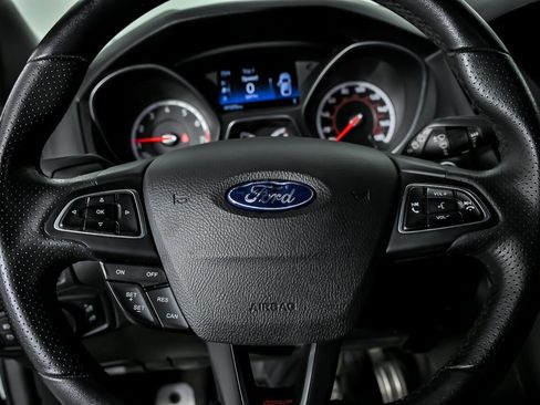 Used 2018 Ford Focus ST image 26