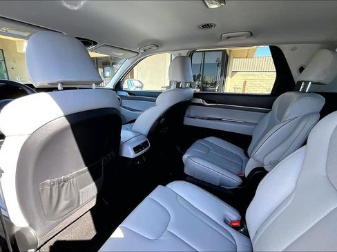 Used 2023 Hyundai Palisade SEL FWD image 17