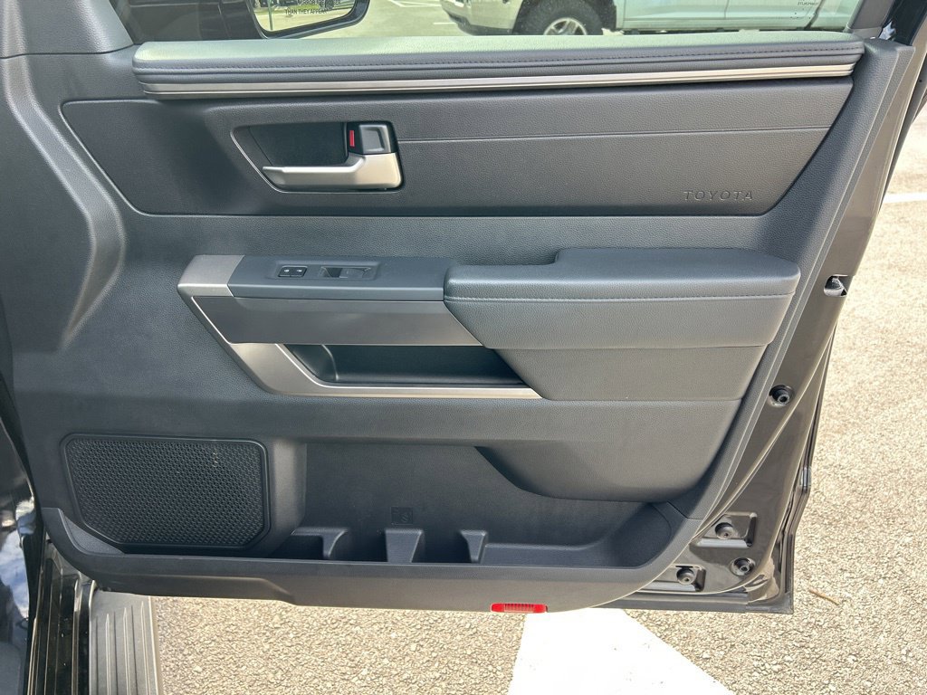 Used 2025 Toyota Sequoia SR5 AWD/4WD image 41