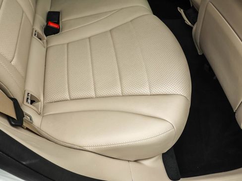 Used 2022 Mercedes-Benz GLC 300 4MATIC image 33