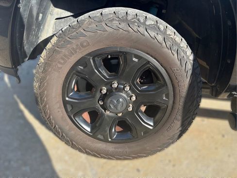 Used 2018 RAM 2500 Big Horn w/ Sport Appearance Group AWD/4WD image 12