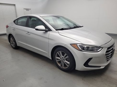 Used 2017 Hyundai Elantra SE FWD image 11