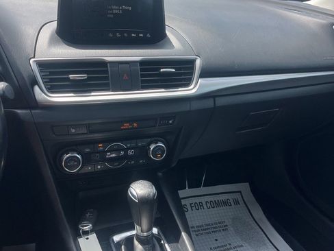 Used 2018 MAZDA MAZDA3 Touring FWD image 7