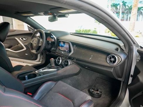 Used 2019 Chevrolet Camaro ZL1 image 69