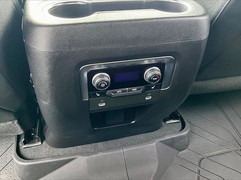 Used 2023 Chevrolet Tahoe High Country image 34