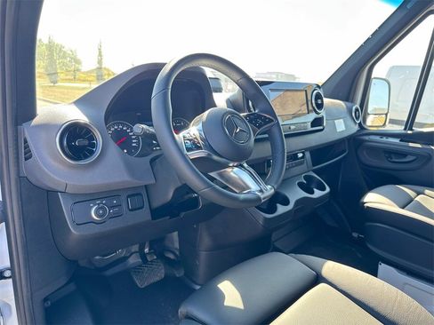New 2025 Mercedes-Benz Sprinter 2500 image 17