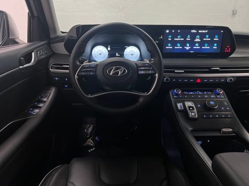 Used 2023 Hyundai Palisade Limited FWD image 17