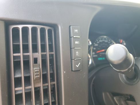 Used 2023 GMC Savana 2500 w/ Driver Convenience Package image 14