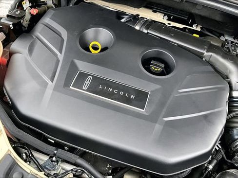Used 2018 Lincoln MKC Select w/ Select Plus Package FWD image 28