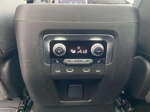Used 2023 GMC Yukon XL Denali w/ Advanced Technology Package AWD/4WD image 25