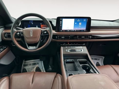 Used 2025 Lincoln Aviator Reserve w/ Equipment Group 201A AWD/4WD image 7