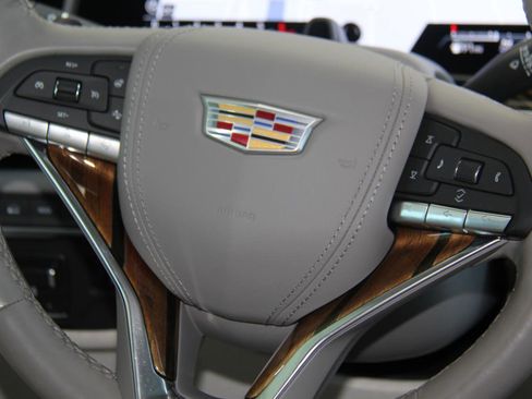 Used 2023 Cadillac Escalade ESV Sport Platinum AWD/4WD image 18