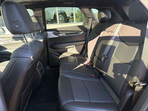 Used 2021 Cadillac XT5 Premium Luxury AWD/4WD image 42
