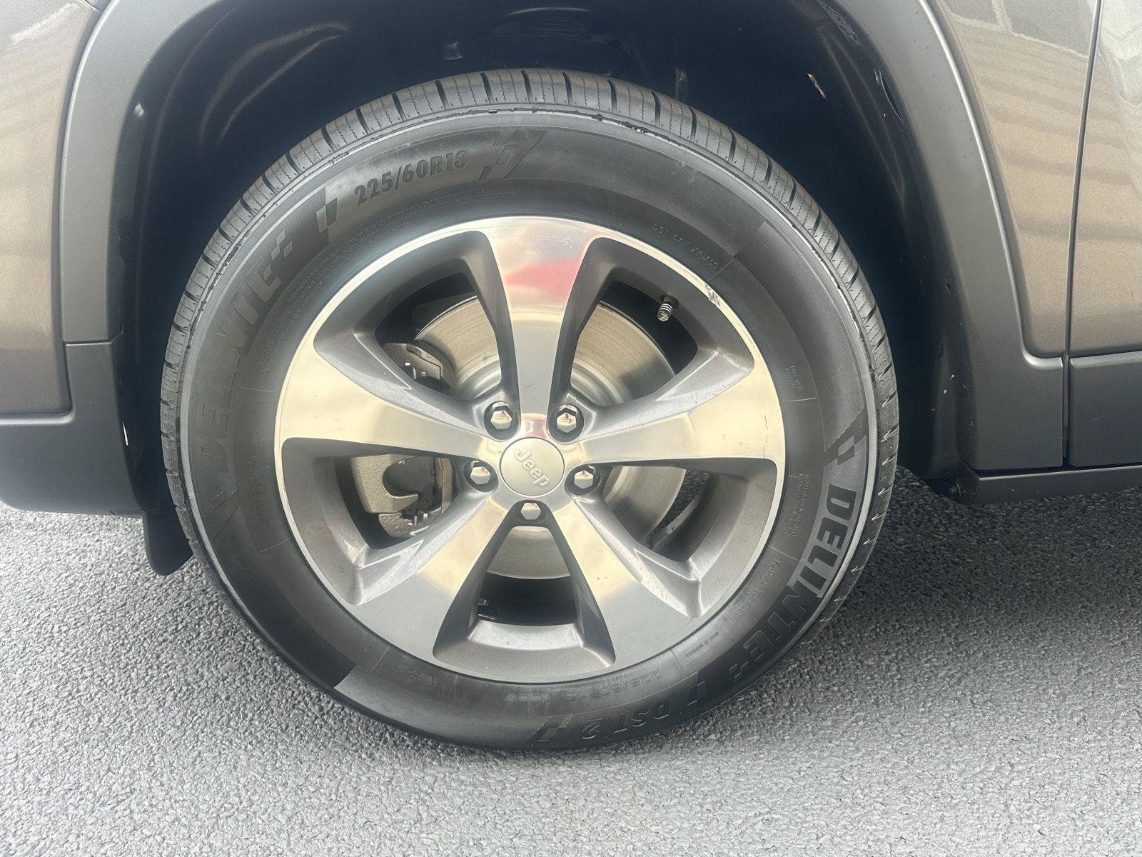 Used 2019 Jeep Cherokee Limited AWD/4WD image 14