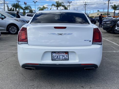 Used 2019 Chrysler 300 S image 9