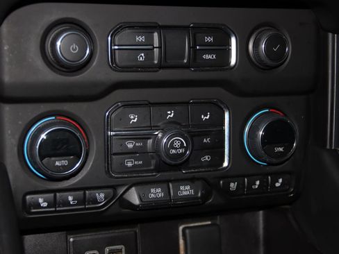 Used 2023 Chevrolet Suburban Premier AWD/4WD image 49