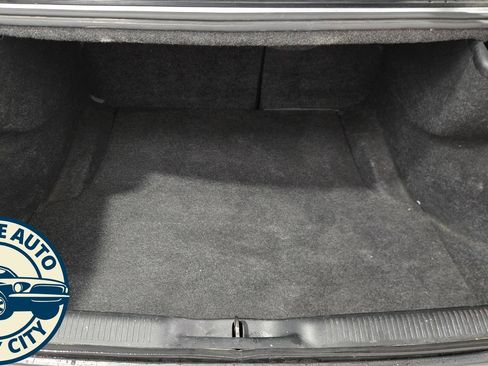 Used 2018 Dodge Charger SXT RWD image 30