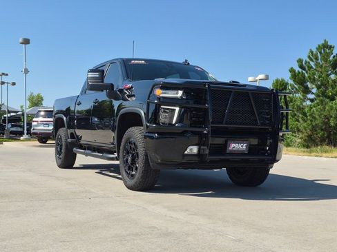 Used 2021 Chevrolet Silverado 2500 LTZ w/ LTZ Plus Package AWD/4WD image 3