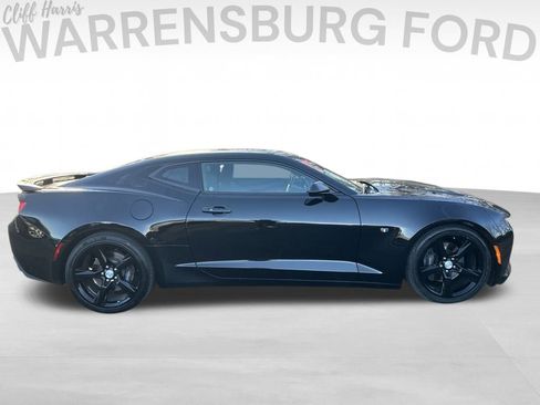Used 2017 Chevrolet Camaro SS image 8