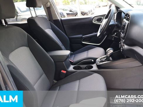 Used 2025 Kia Soul LX w/ LX Technology Package FWD image 27