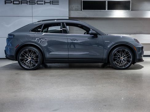 New 2026 Porsche Macan 4 Electric AWD/4WD image 9