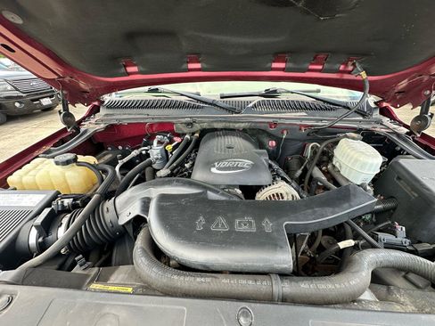Used 2006 Chevrolet Suburban LTZ w/ Preferred Equipment Group AWD/4WD image 20
