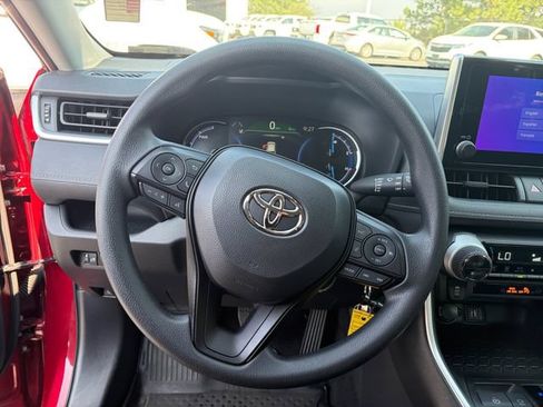 Used 2025 Toyota RAV4 LE AWD/4WD image 9