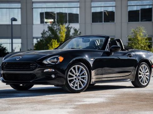 Used 2017 FIAT 124 Spider Lusso image 40