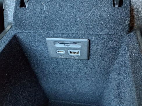 Used 2025 Cadillac XT5 Premium Luxury image 8